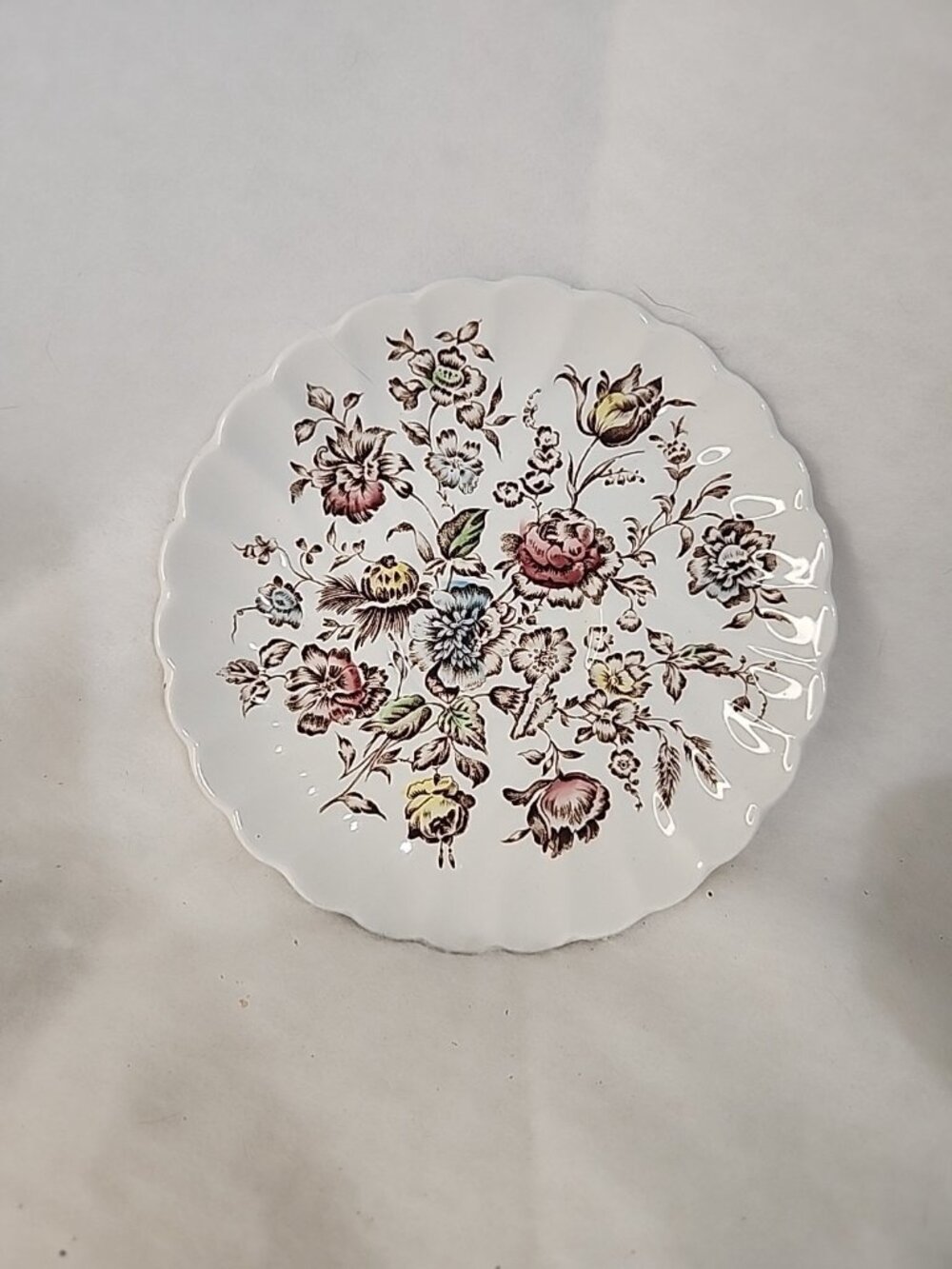 VTG Johnson Brothers Staffordshire Bouquet 5 1/5  Saucer Serving Bowl China Engl